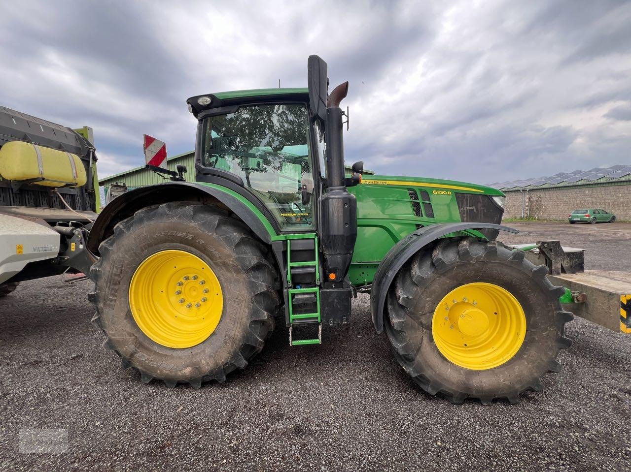 Traktor of the type John Deere 6230 R, Gebrauchtmaschine in Prenzlau (Picture 5)