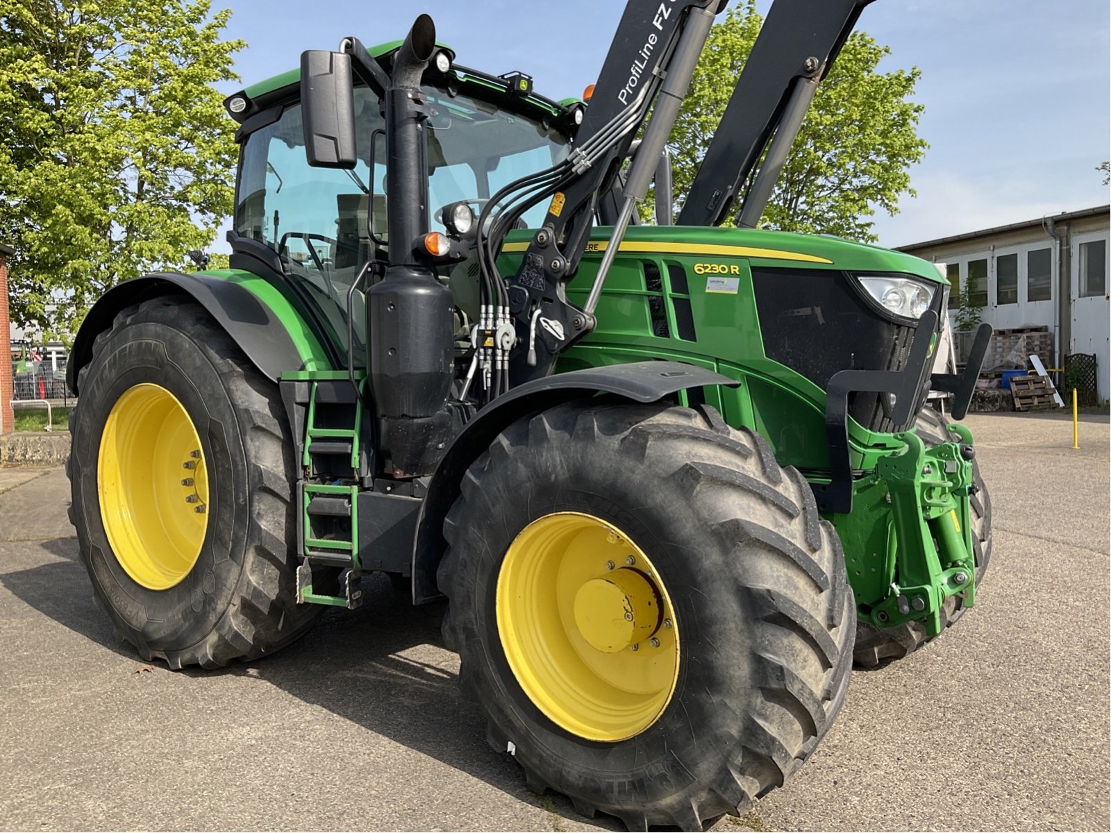 Traktor типа John Deere 6230 R, Gebrauchtmaschine в Elmenhorst-Lanken (Фотография 4)