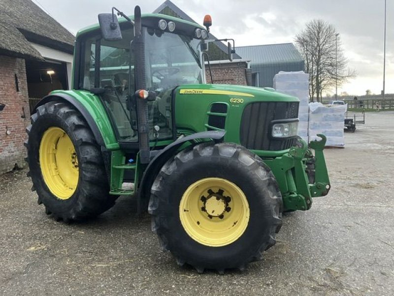 Traktor типа John Deere 6230, Gebrauchtmaschine в St. - Jacobiparochie (Фотография 3)