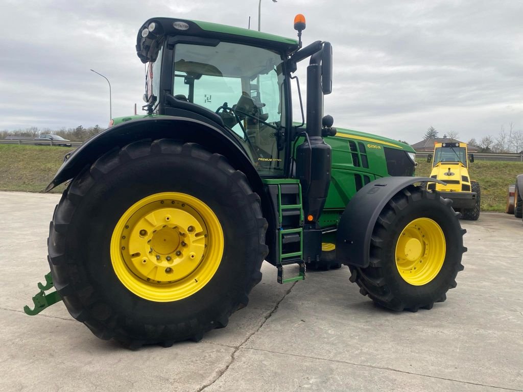 Traktor типа John Deere 6230R Autopower ComandPro Autotrac+SF6000, Gebrauchtmaschine в Baillonville (Фотография 5)