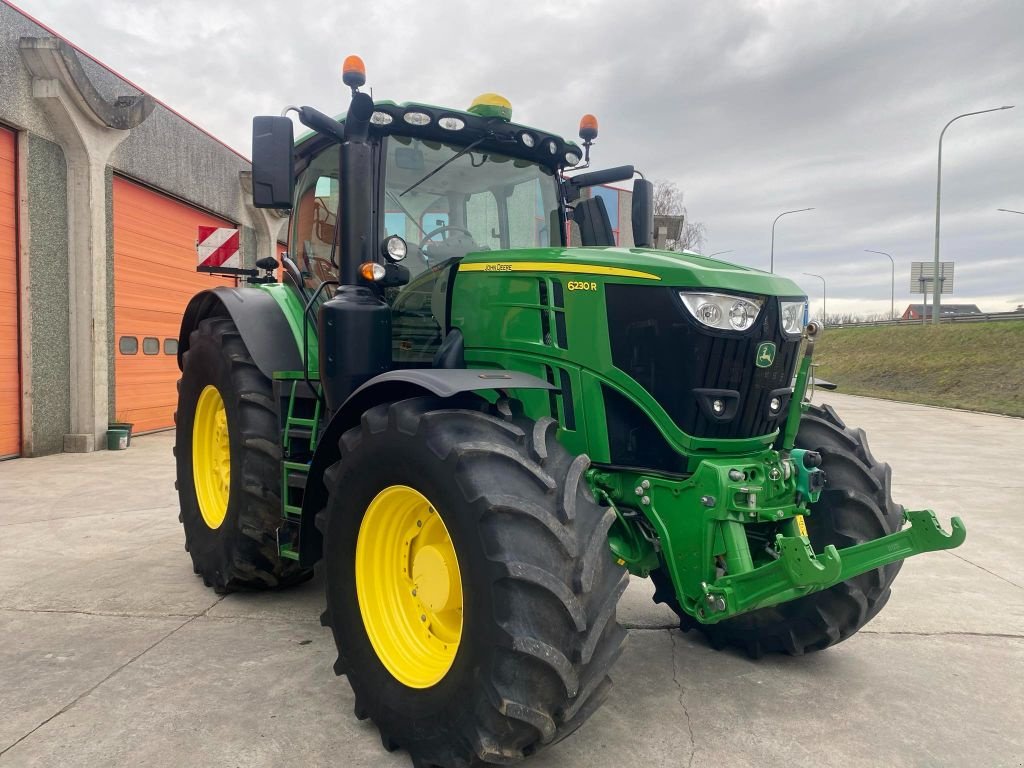 Traktor типа John Deere 6230R Autopower ComandPro Autotrac+SF6000, Gebrauchtmaschine в Baillonville (Фотография 6)