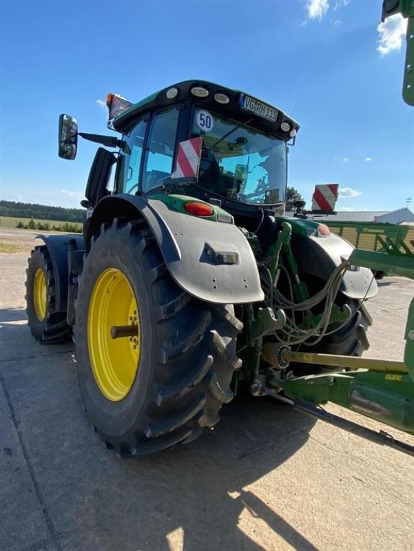 Traktor Türe ait John Deere 6230R Premium Edition m Frontlift GPS Starfire 6000. Command Pro arm. Front PTO. JD link Connect. Premium aktivering. Ring til Ulrik på 40255544. Jeg snakker Jysk, tysk og engelsk., Gebrauchtmaschine içinde Kolding (resim 6)