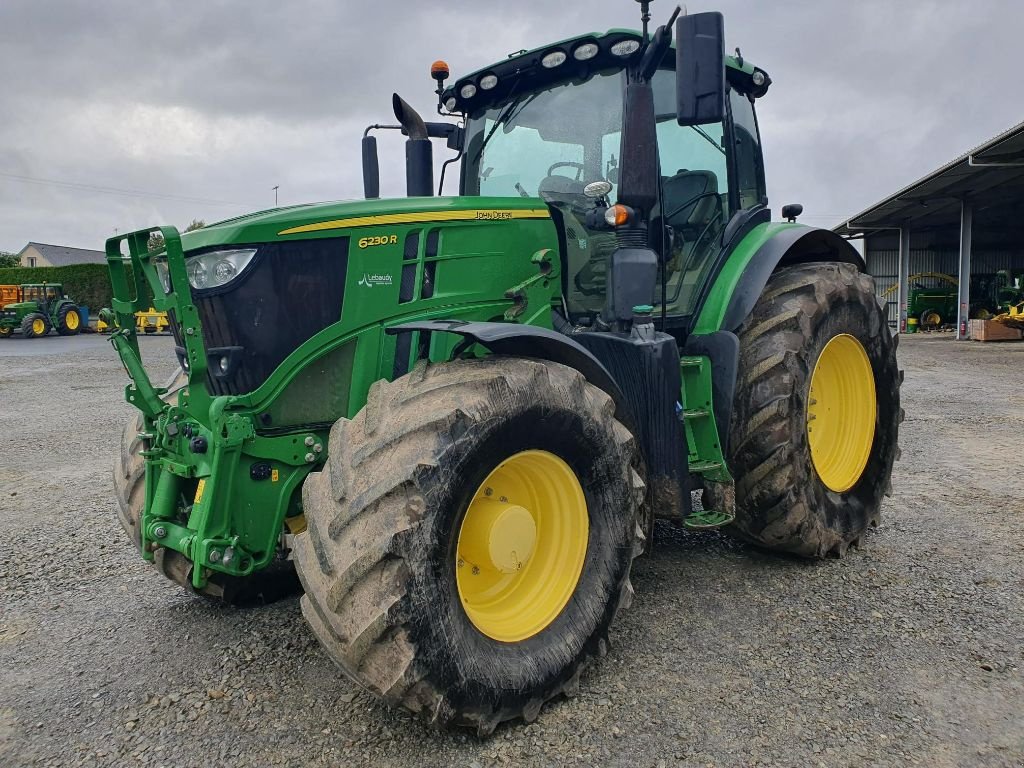 Traktor Türe ait John Deere 6230R, Gebrauchtmaschine içinde DOMFRONT (resim 1)