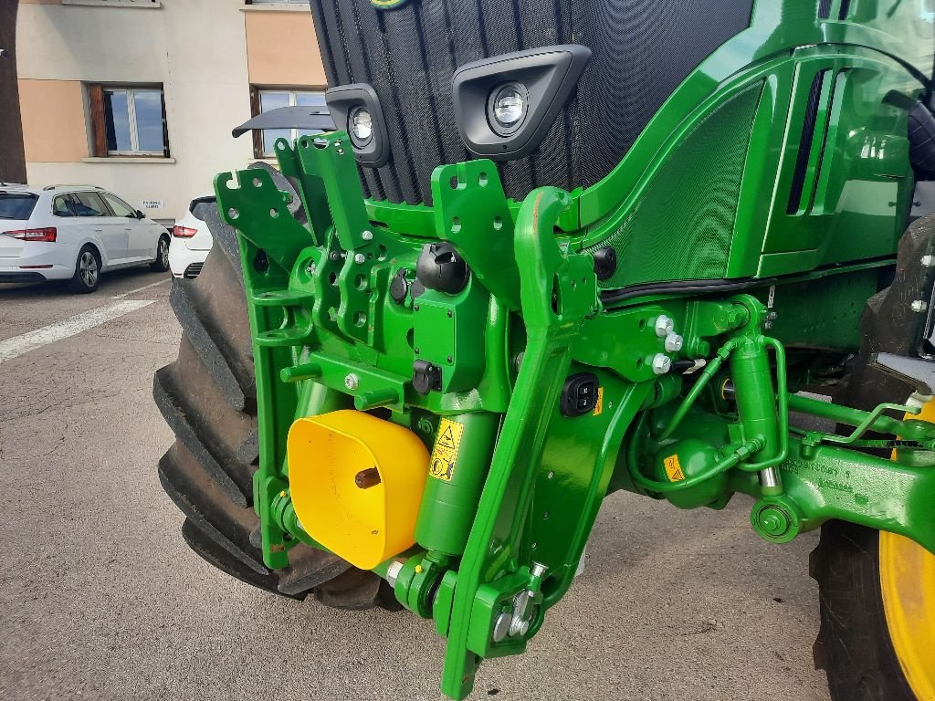 Traktor του τύπου John Deere 6230R, Gebrauchtmaschine σε CHEMAUDIN ET VAUX (Φωτογραφία 3)