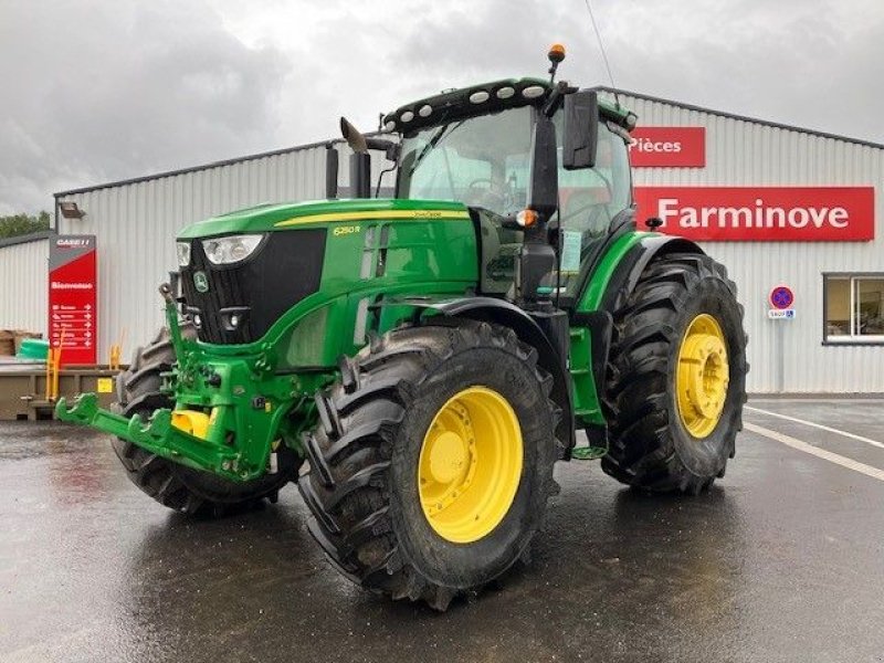 Traktor a típus John Deere 6250 R AP, Gebrauchtmaschine ekkor: POUSSAY (Kép 1)