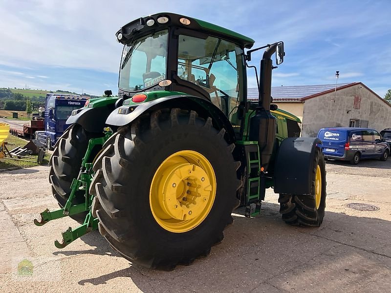 Traktor des Typs John Deere 6250 R, Gebrauchtmaschine in Salsitz (Bild 8)