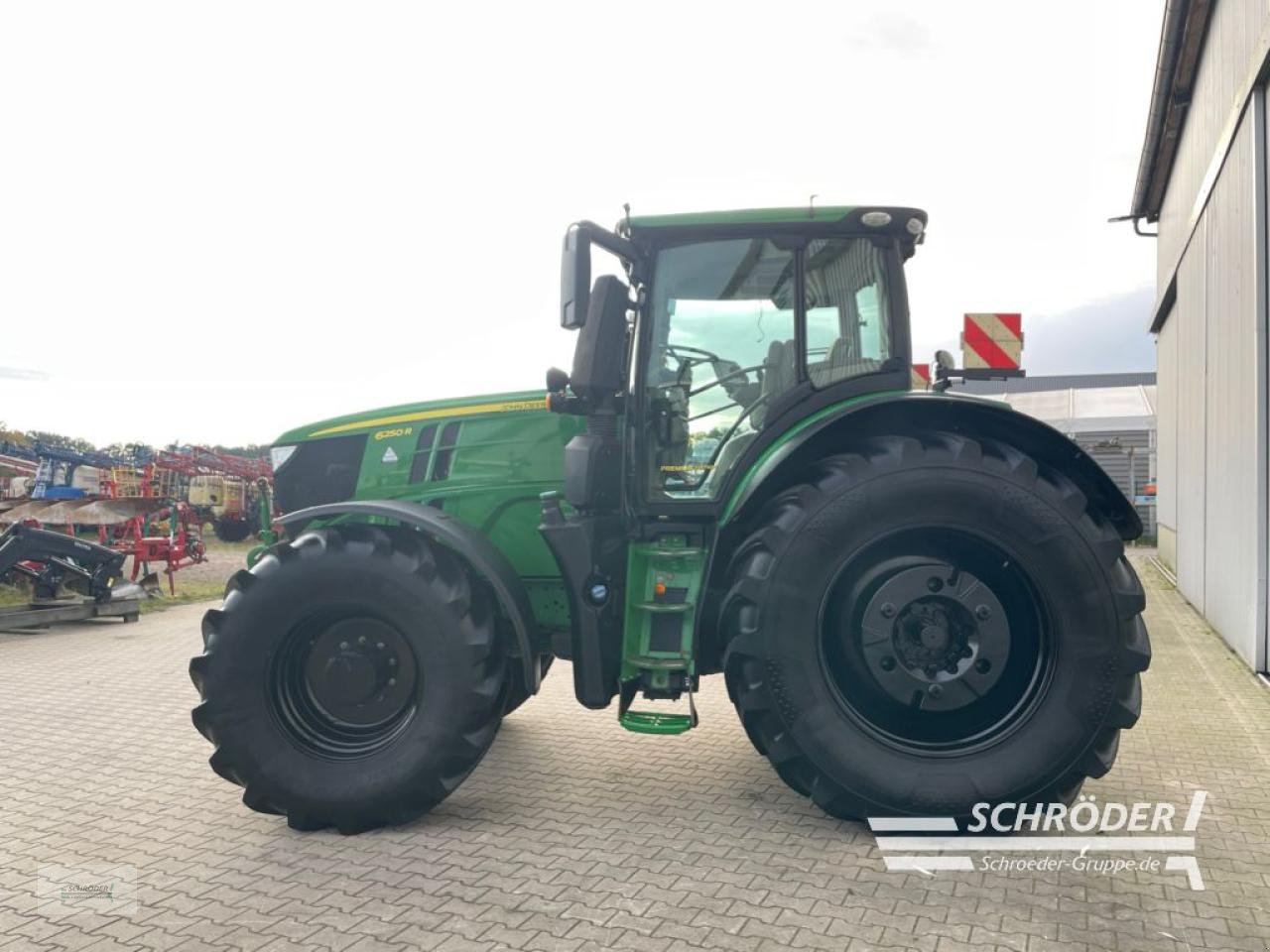 Traktor des Typs John Deere 6250 R, Gebrauchtmaschine in Wildeshausen (Bild 4)