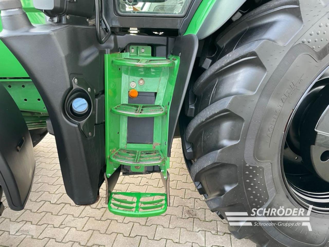 Traktor des Typs John Deere 6250 R, Gebrauchtmaschine in Wildeshausen (Bild 16)