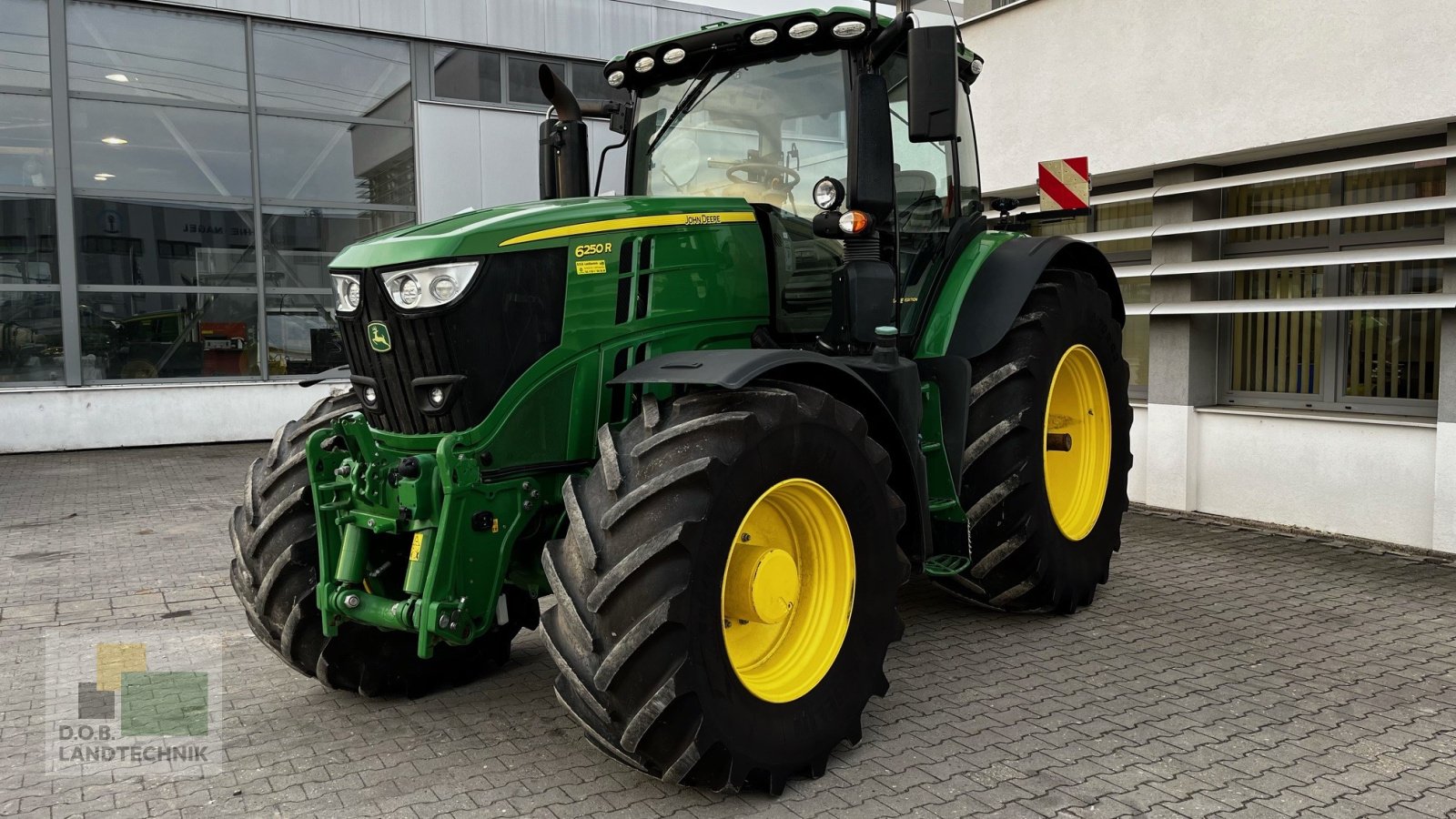 Traktor van het type John Deere 6250R 6250 R, Gebrauchtmaschine in Regensburg (Foto 1)