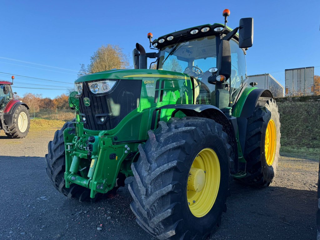 Traktor Türe ait John Deere 6250R COMMANDPRO - GPS, Gebrauchtmaschine içinde UZERCHE (resim 1)