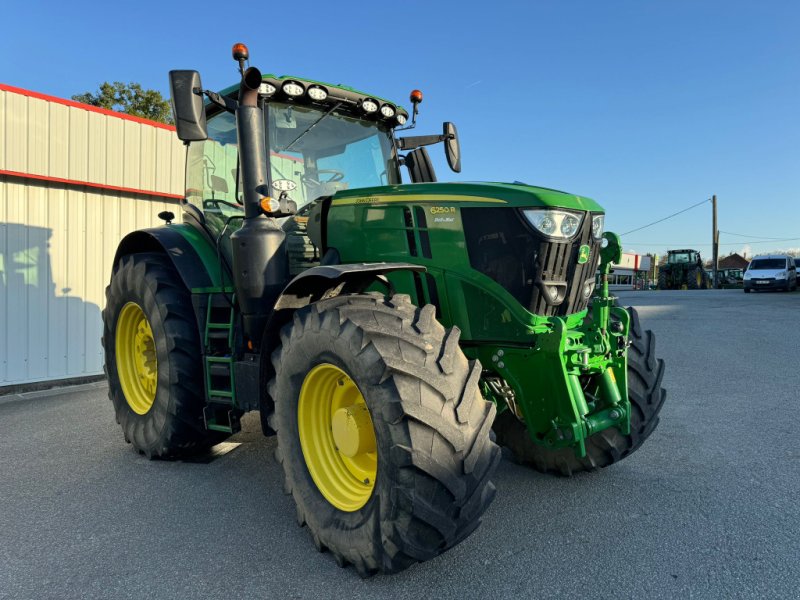 Traktor типа John Deere 6250R COMMANDPRO - GPS, Gebrauchtmaschine в GUERET