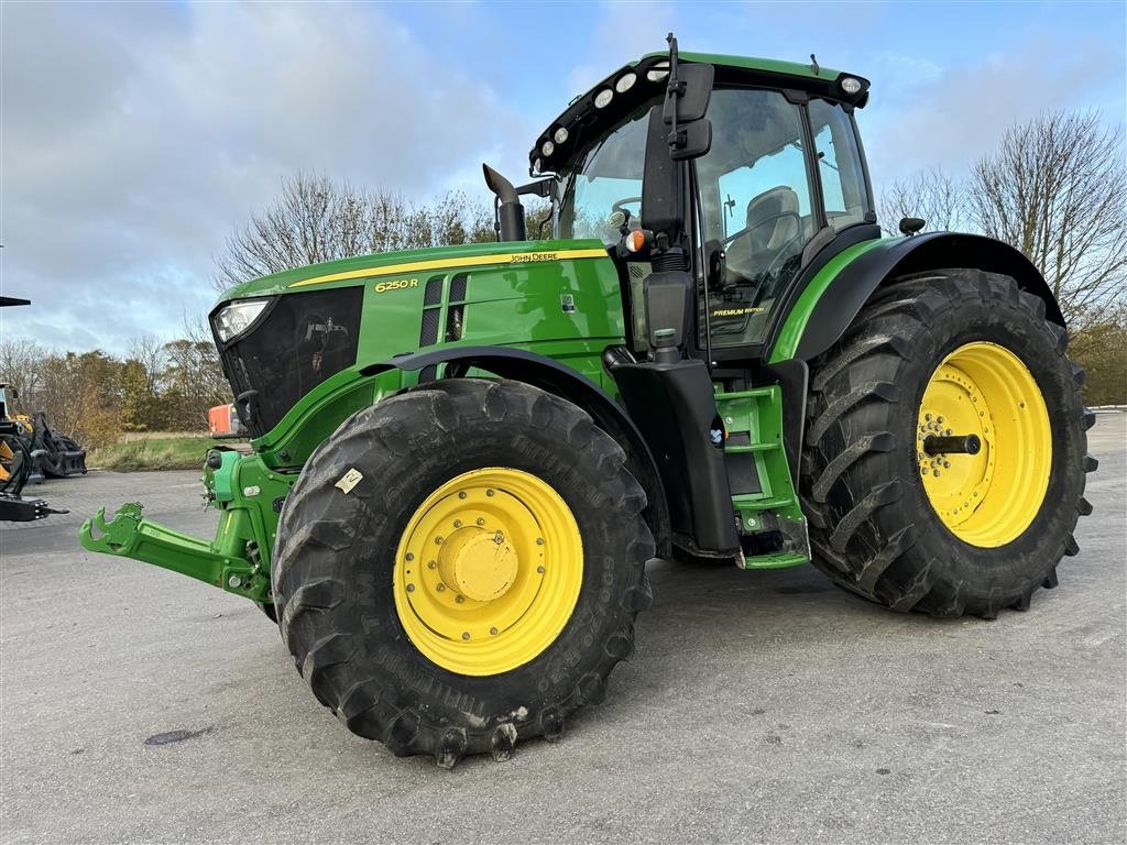 Traktor van het type John Deere 6250R KUN 5800 TIMER OG COMMANDPRO!, Gebrauchtmaschine in Nørager (Foto 2)