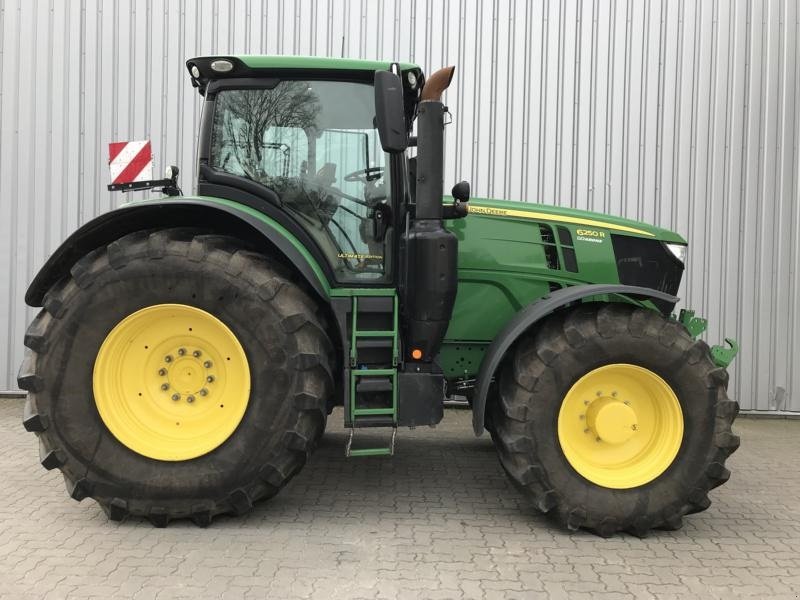 Traktor des Typs John Deere 6250R m/Frontlift og Front-PTO Front PTO. Front lift. Ultimate Edition. AutoPowr. Auto Steer Ready. Command Arm. Vi har 9 stk 6250R til salg!!! Ring til Ulrik for mere info på  40255544. Jeg snakker Jysk., Gebrauchtmaschine in Kolding (Bild 4)