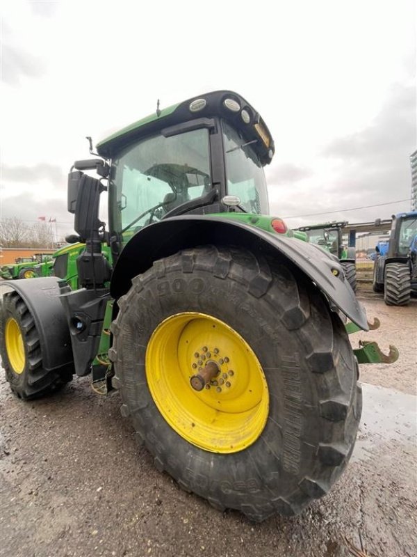 Traktor des Typs John Deere 6250R m/Frontlift og Front-PTO Front PTO og Front lift. 50 km. Auto steer ready. Vi har 9 stk 6250R til salg!!! Ring til Ulrik for flere billeder og info om fremvisning mm., Gebrauchtmaschine in Kolding (Bild 3)