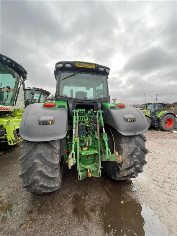 Traktor typu John Deere 6250R m/Frontlift og Front-PTO Front PTO og Front lift. 50 km. Auto steer ready. Vi har 9 stk 6250R til salg!!! Ring til Ulrik for flere billeder og info om fremvisning mm., Gebrauchtmaschine w Kolding (Zdjęcie 4)