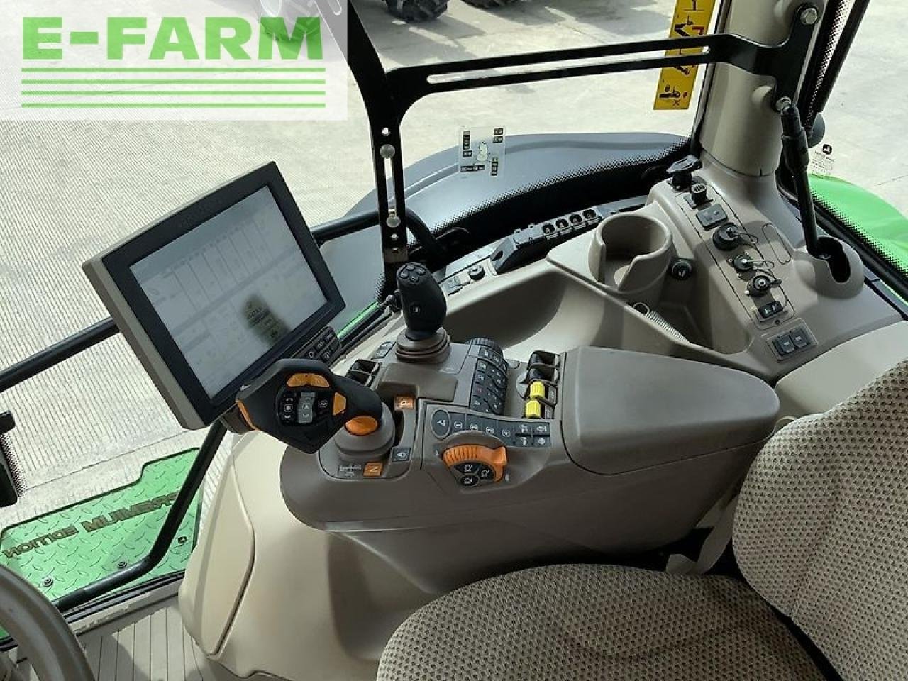 Traktor del tipo John Deere 6250r ultimate edition tractor, Gebrauchtmaschine en SHAFTESBURY (Imagen 24)