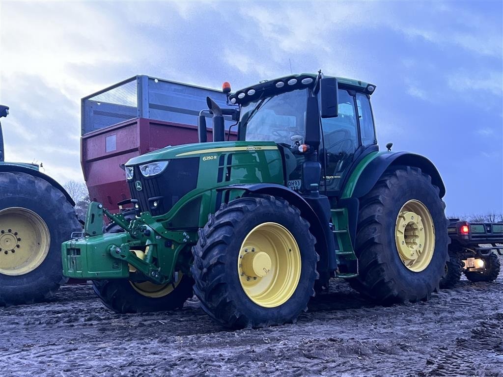 Traktor van het type John Deere 6250R Ultimate Edition, Gebrauchtmaschine in Tønder (Foto 1)