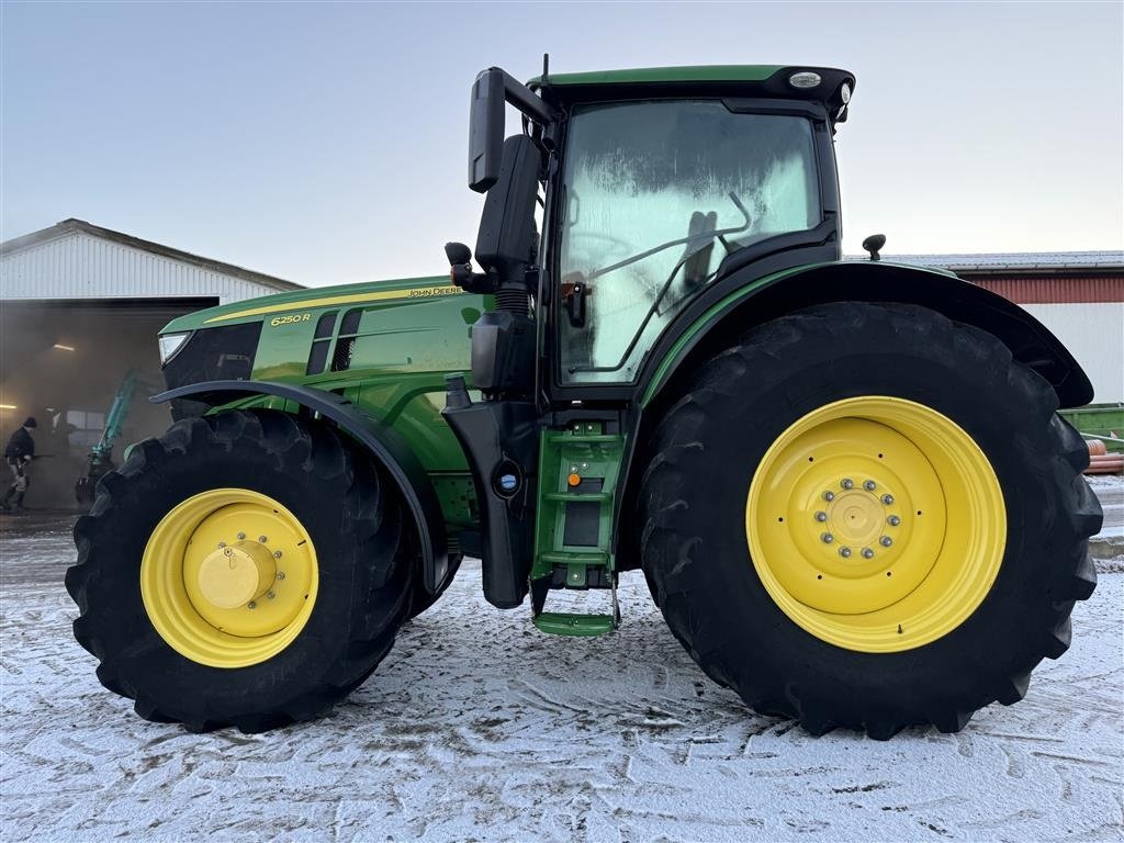 Traktor des Typs John Deere 6250R ULTIMATE  KUN 3200 TIMER OG COMMANDPRO!, Gebrauchtmaschine in Nørager (Bild 3)