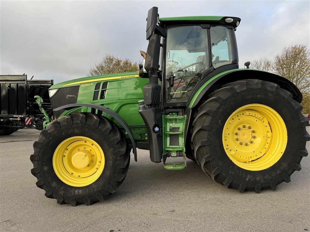 Traktor Türe ait John Deere 6250R ULTIMATE  KUN 4200 TIMER OG COMMANDPRO!, Gebrauchtmaschine içinde Nørager (resim 3)