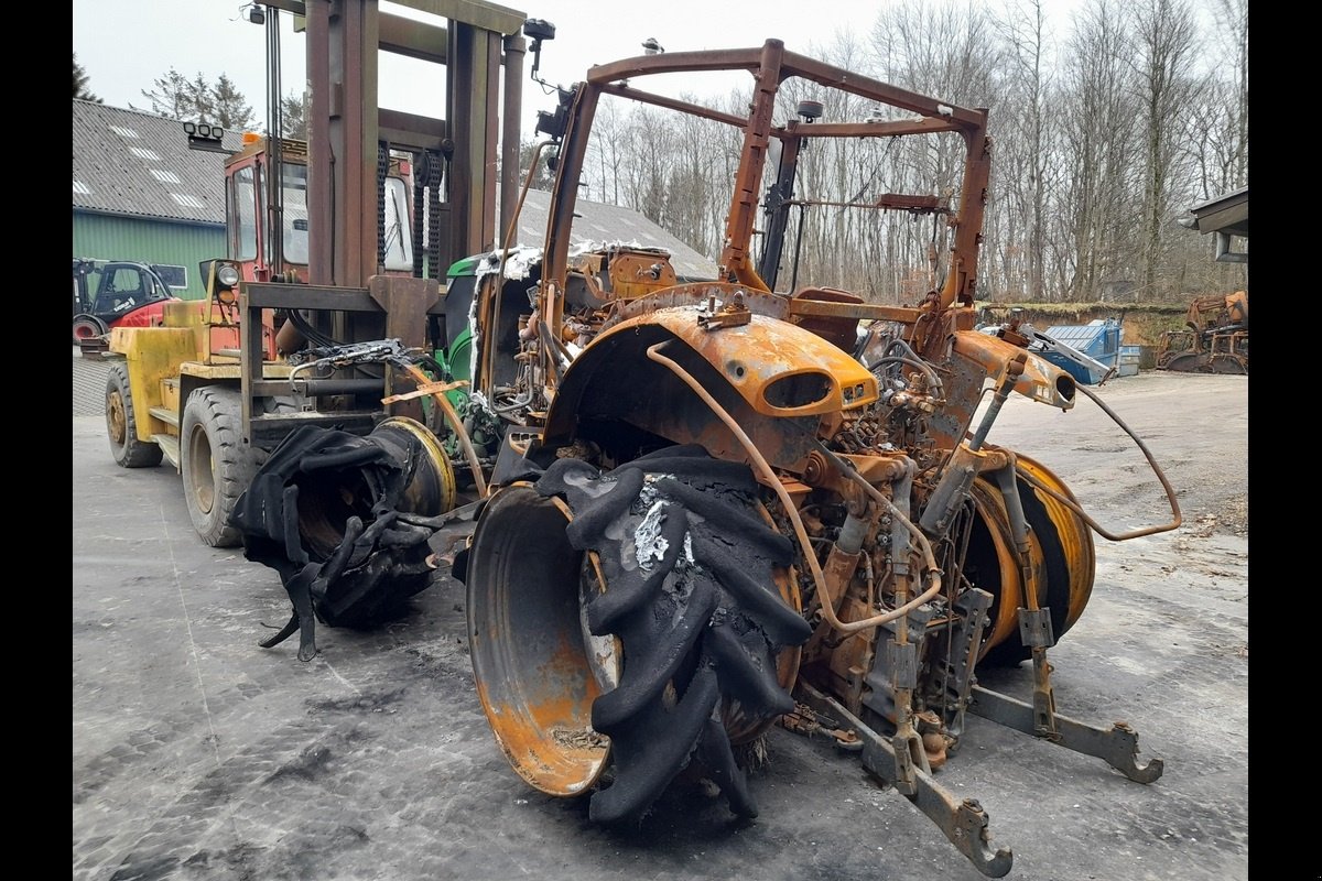 Traktor of the type John Deere 6250R, Gebrauchtmaschine in Viborg (Picture 4)