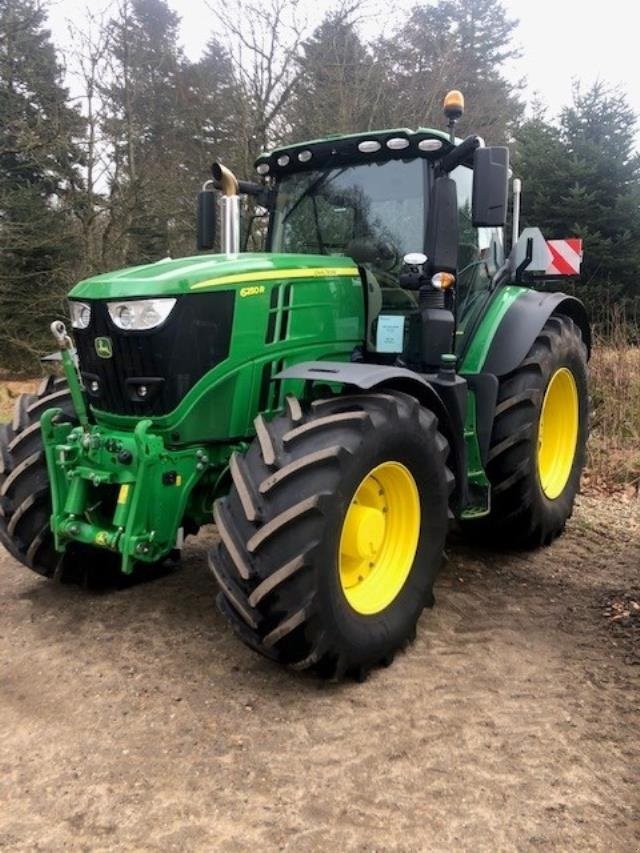 Traktor типа John Deere 6250R, Gebrauchtmaschine в Videbæk (Фотография 1)