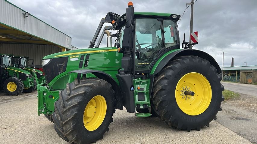 Traktor типа John Deere 6250R, Gebrauchtmaschine в BOSC LE HARD (Фотография 4)