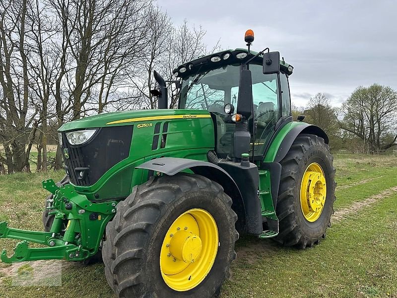 Traktor типа John Deere 6250R, Gebrauchtmaschine в Salsitz (Фотография 1)