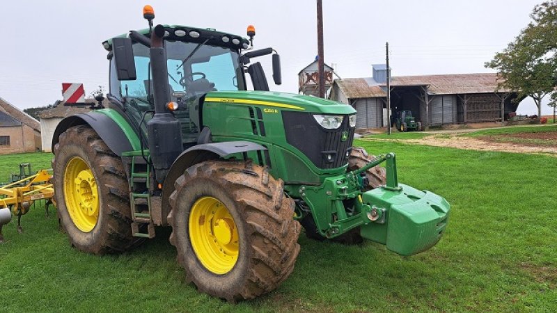 Traktor типа John Deere 6250R, Gebrauchtmaschine в LE PONT CHRETIEN (Фотография 2)