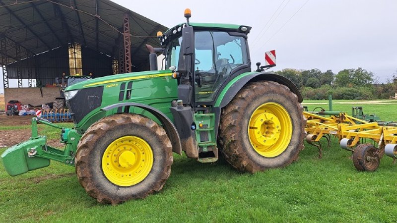 Traktor del tipo John Deere 6250R, Gebrauchtmaschine In LE PONT CHRETIEN (Immagine 1)