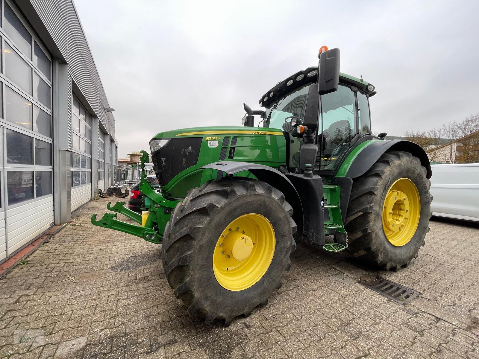 Traktor des Typs John Deere 6250R, Gebrauchtmaschine in Bad Kötzting (Bild 7)