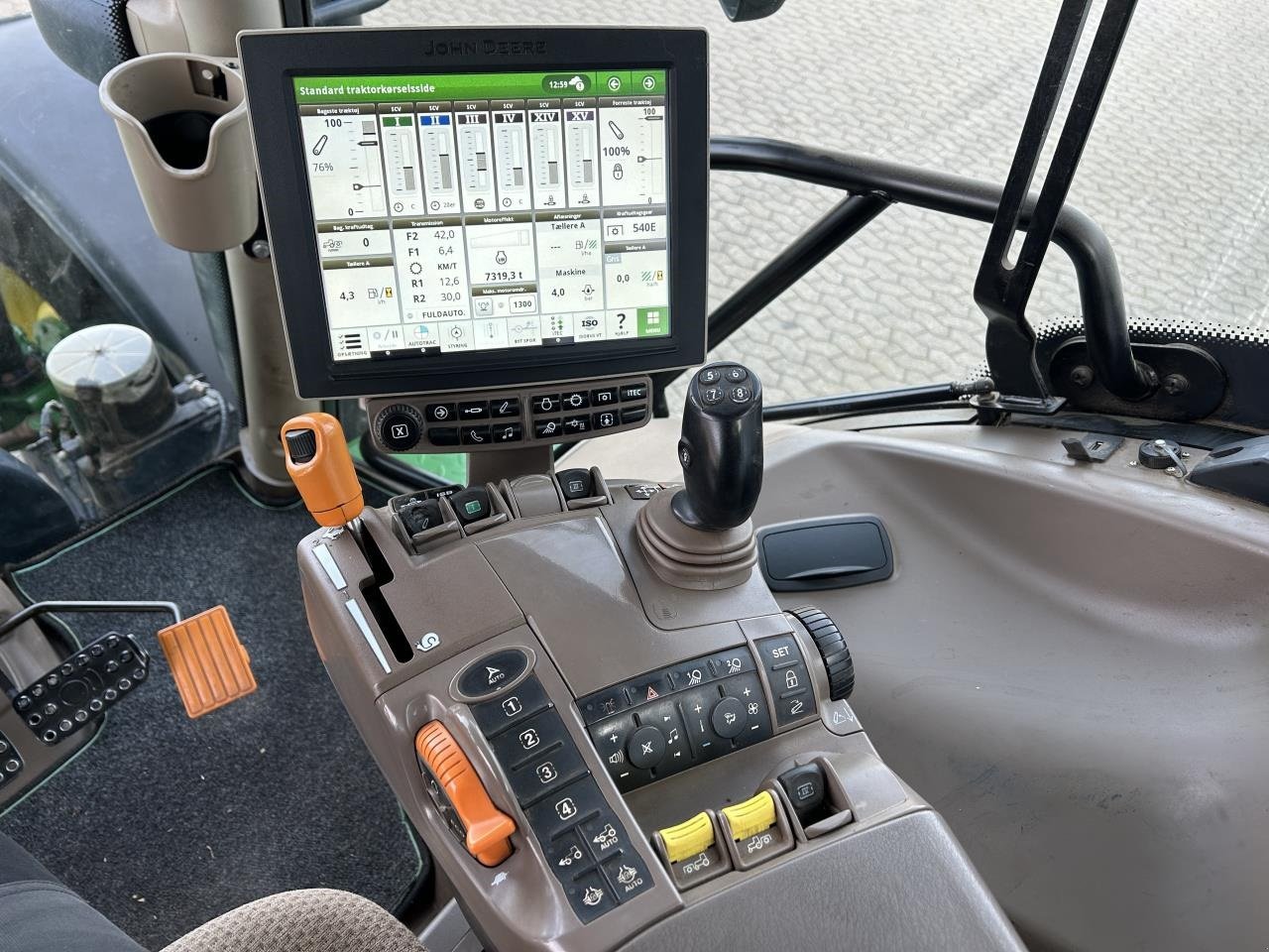 Traktor van het type John Deere 6250R, Gebrauchtmaschine in Bramming (Foto 3)