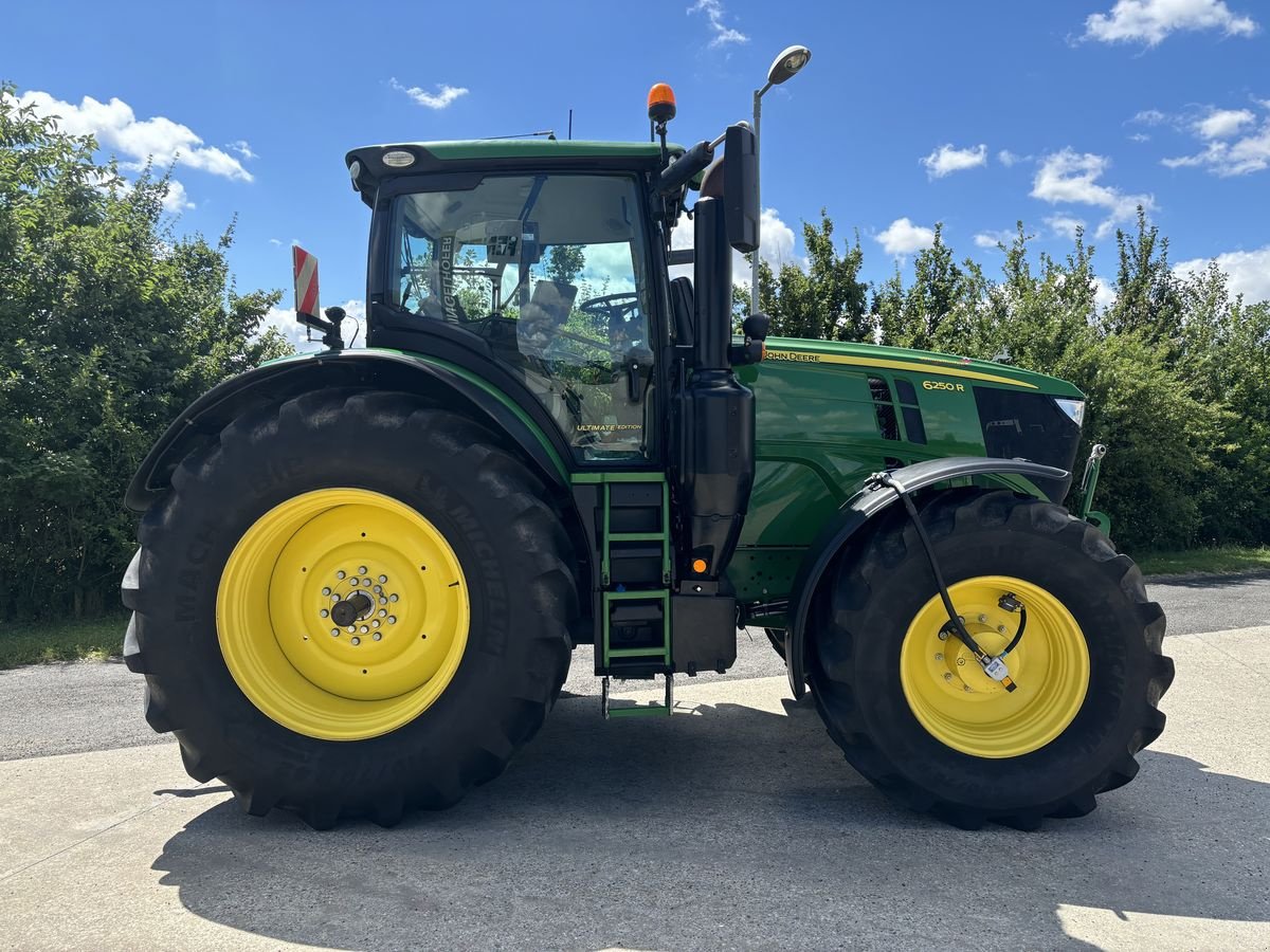 Traktor des Typs John Deere 6250R, Gebrauchtmaschine in Starrein (Bild 9)