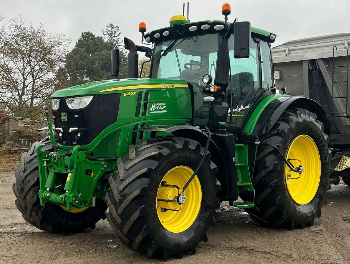 Traktor des Typs John Deere 6250R, Gebrauchtmaschine in Starrein (Bild 3)