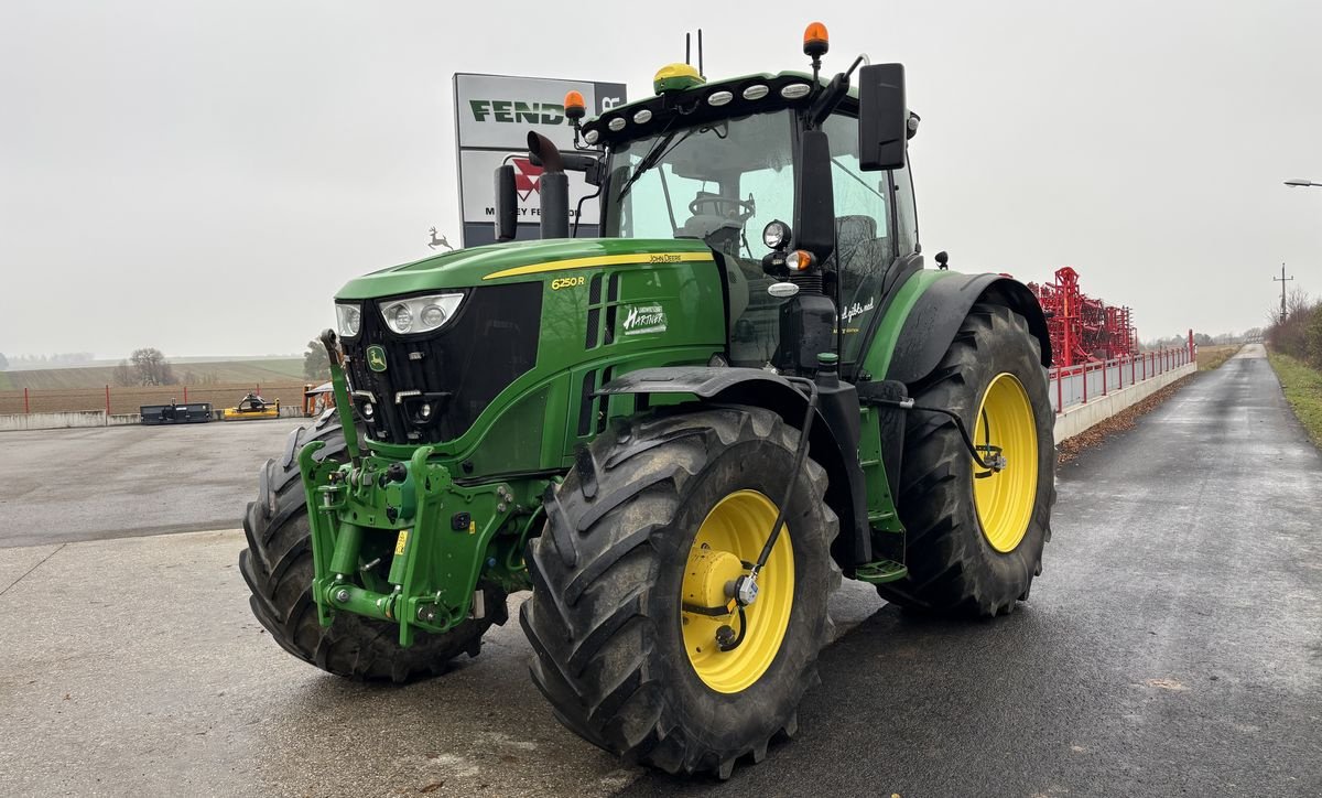 Traktor van het type John Deere 6250R, Gebrauchtmaschine in Starrein (Foto 2)