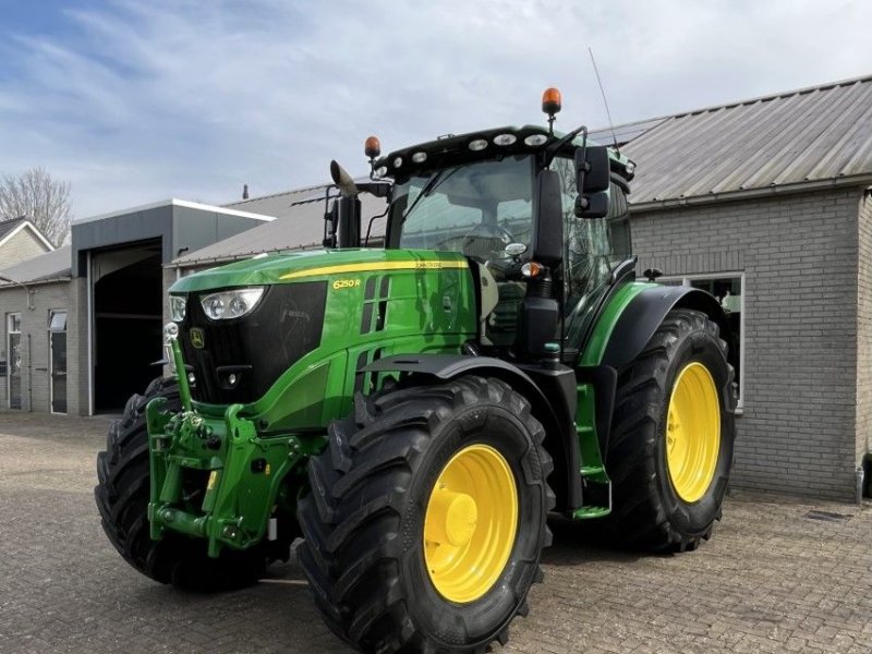 Traktor типа John Deere 6250R, Gebrauchtmaschine в Staphorst