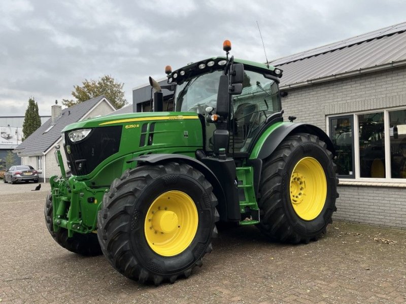 Traktor типа John Deere 6250R, Gebrauchtmaschine в Staphorst (Фотография 1)