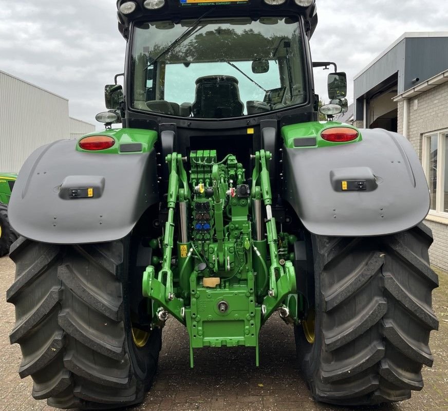 Traktor des Typs John Deere 6250R, Gebrauchtmaschine in Staphorst (Bild 4)