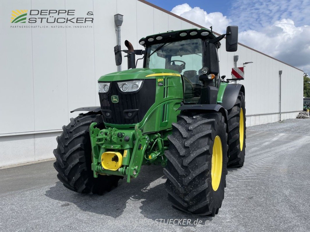 Traktor van het type John Deere 6250R, Gebrauchtmaschine in Rietberg (Foto 15)