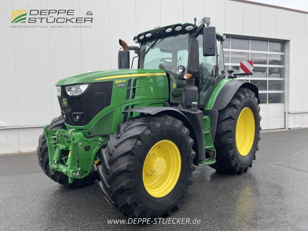 Traktor от тип John Deere 6250R, Gebrauchtmaschine в Rietberg (Снимка 1)