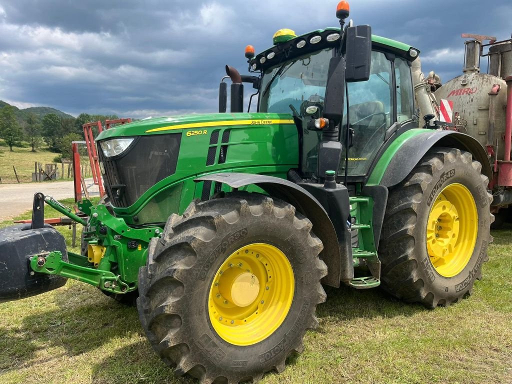 Traktor типа John Deere 6250R, Gebrauchtmaschine в CHEMAUDIN ET VAUX (Фотография 1)