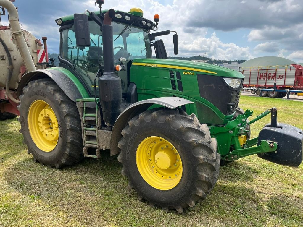 Traktor Türe ait John Deere 6250R, Gebrauchtmaschine içinde CHEMAUDIN ET VAUX (resim 4)