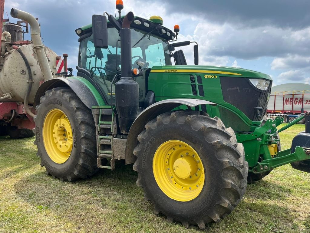 Traktor Türe ait John Deere 6250R, Gebrauchtmaschine içinde CHEMAUDIN ET VAUX (resim 2)