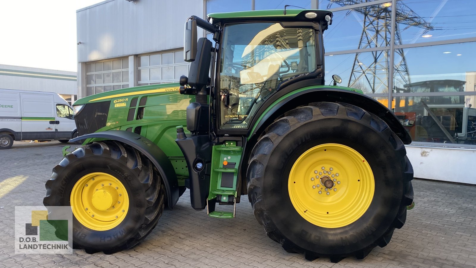 Traktor van het type John Deere 6250R, Gebrauchtmaschine in Regensburg (Foto 2)