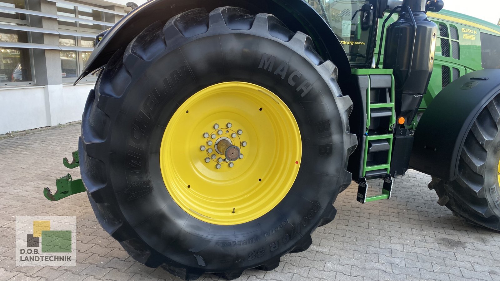 Traktor van het type John Deere 6250R, Gebrauchtmaschine in Regensburg (Foto 15)