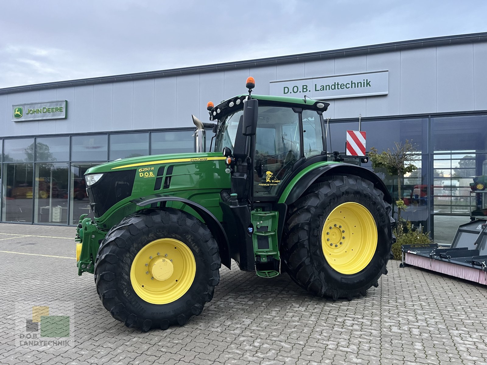 Traktor Türe ait John Deere 6250R, Gebrauchtmaschine içinde Langweid am Lech (resim 1)