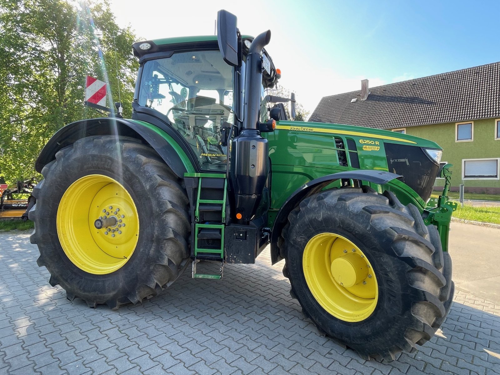 Traktor typu John Deere 6250R, Gebrauchtmaschine w Burglengenfeld (Zdjęcie 2)