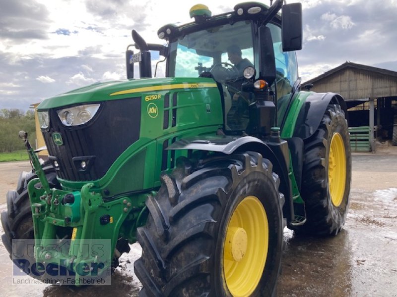 Traktor del tipo John Deere 6250R, Gebrauchtmaschine en Weimar-Niederwalgern (Imagen 1)