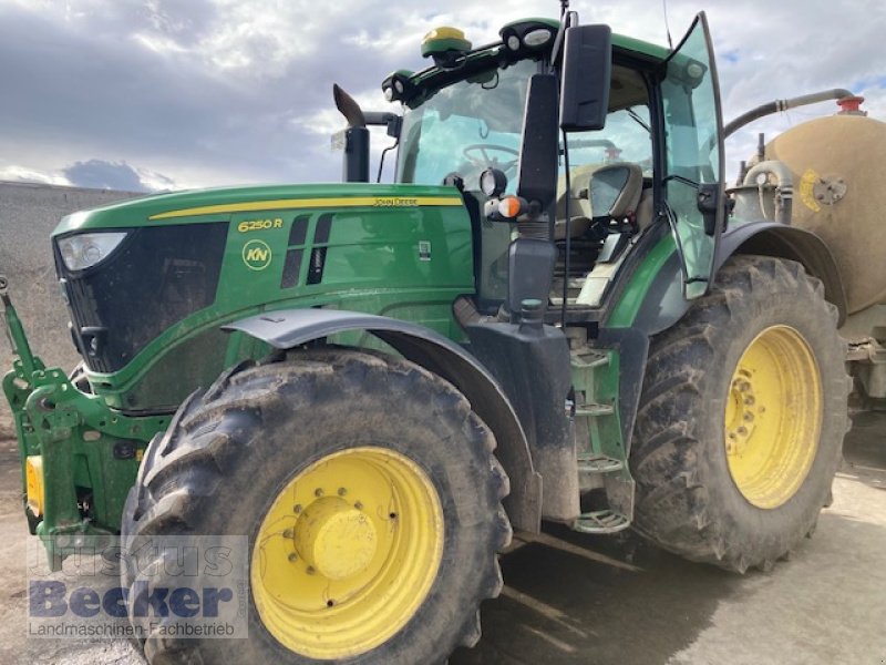 Traktor типа John Deere 6250R, Gebrauchtmaschine в Weimar-Niederwalgern