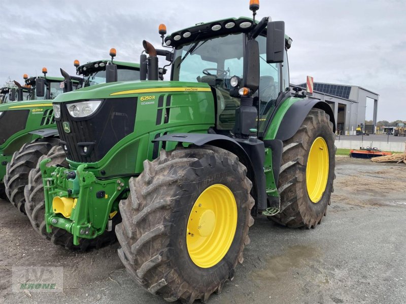 Traktor типа John Deere 6250R, Gebrauchtmaschine в Spelle