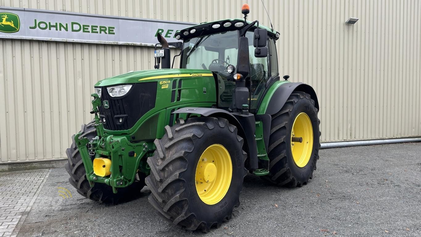 Traktor des Typs John Deere 6250R, Gebrauchtmaschine in Aurich (Bild 2)